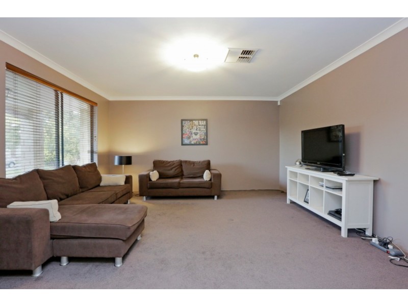 4 Becher Avenue, Canning Vale WA 6155