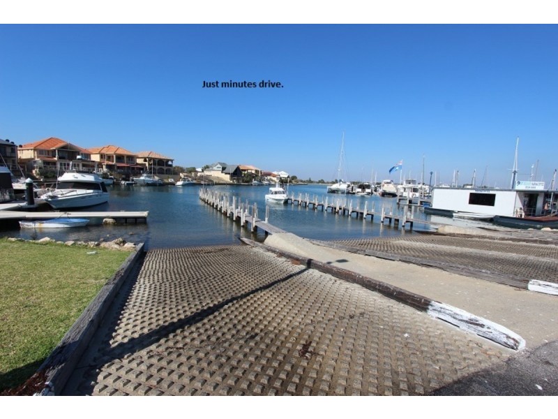 60a Queen Parade, Wannanup WA 6210