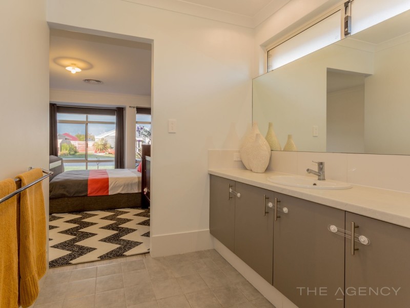 63 Sherwood Road, Australind WA 6233