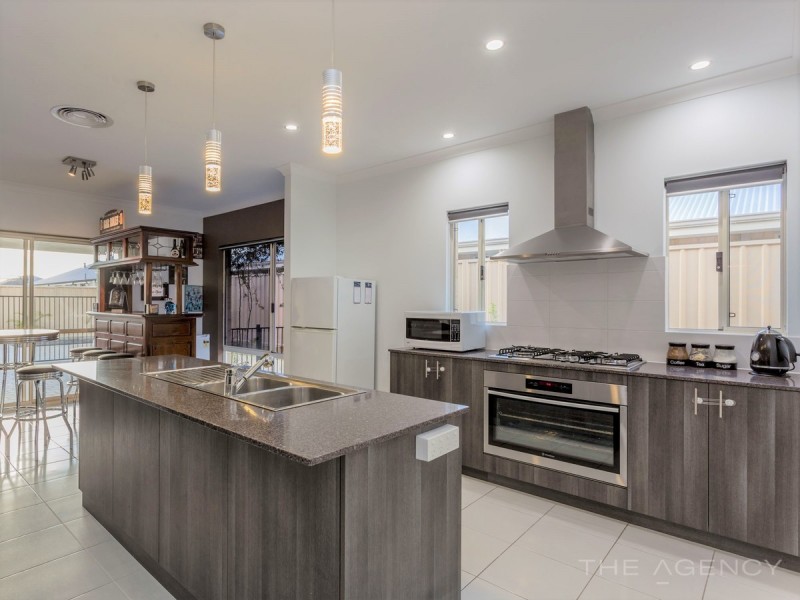 63 Sherwood Road, Australind WA 6233