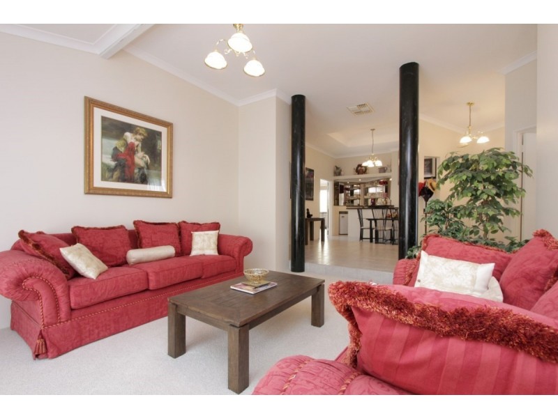 24 Burtonia Place, Canning Vale WA 6155