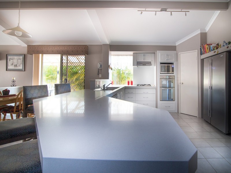 24 Burtonia Place, Canning Vale WA 6155