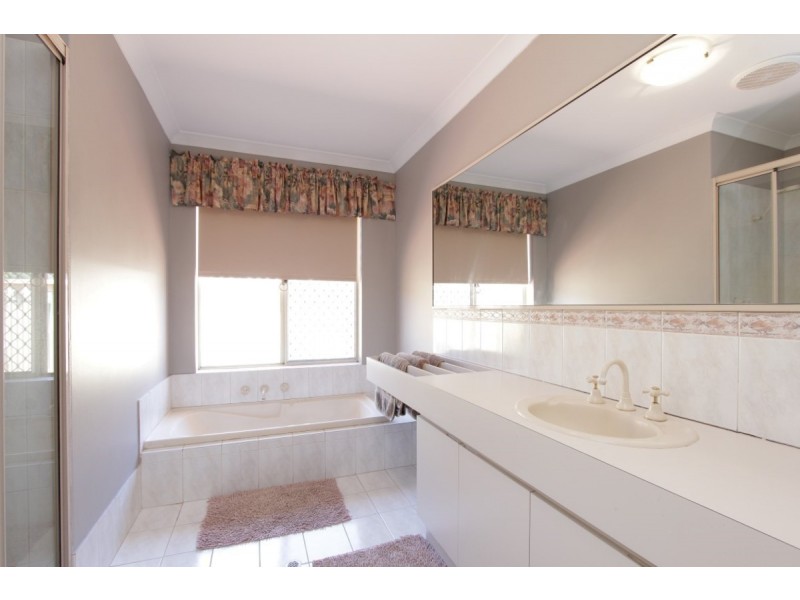 24 Burtonia Place, Canning Vale WA 6155