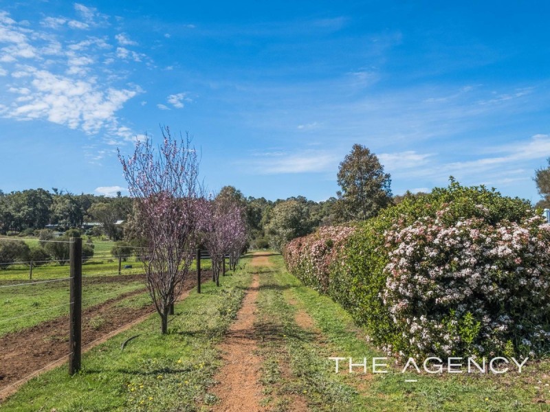 300 Tear Street, Chidlow WA 6556