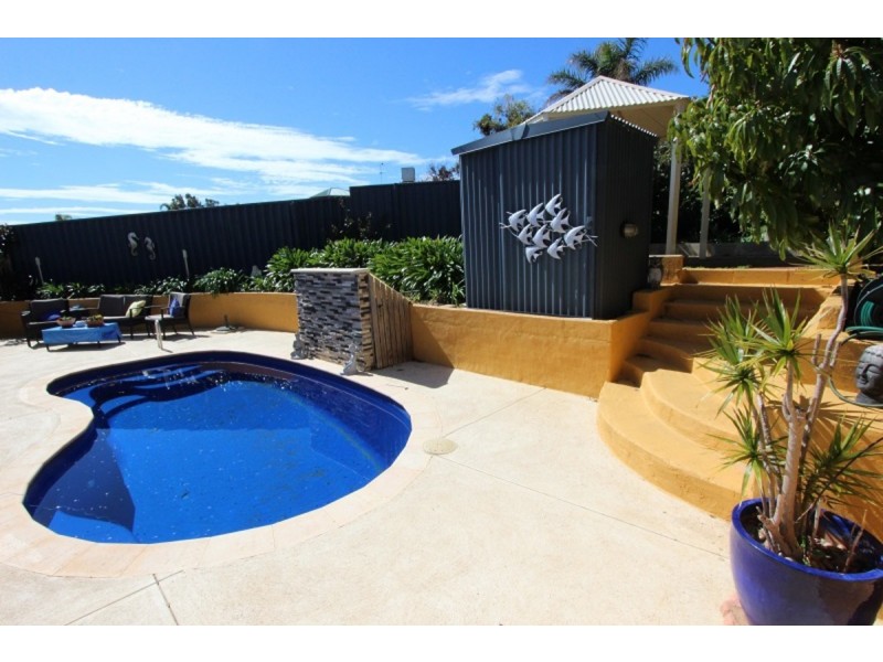 9 Kestrel Close, Halls Head WA 6210