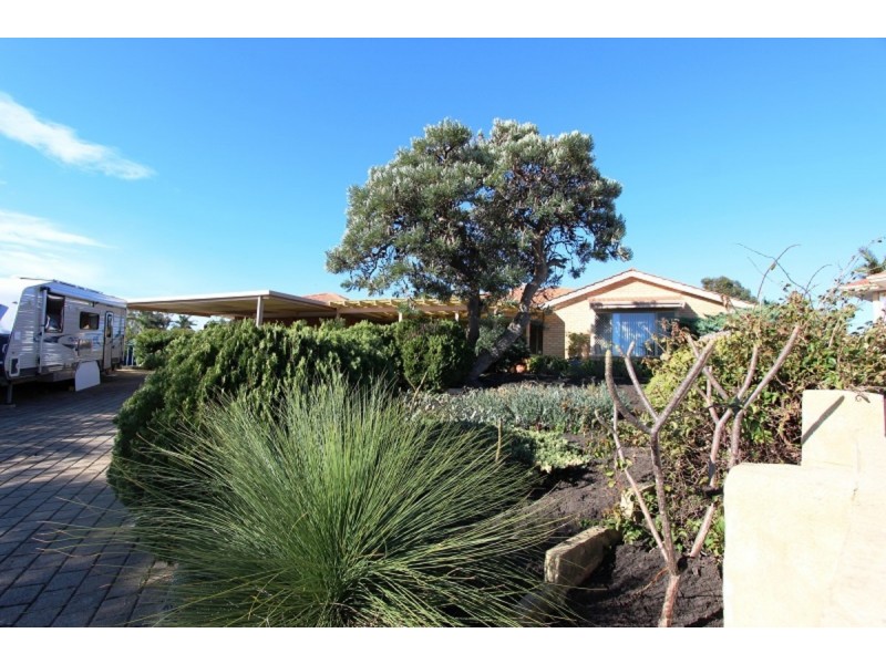 9 Kestrel Close, Halls Head WA 6210