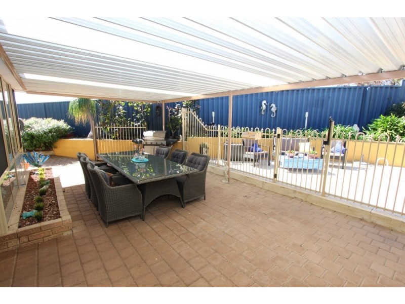 9 Kestrel Close, Halls Head WA 6210