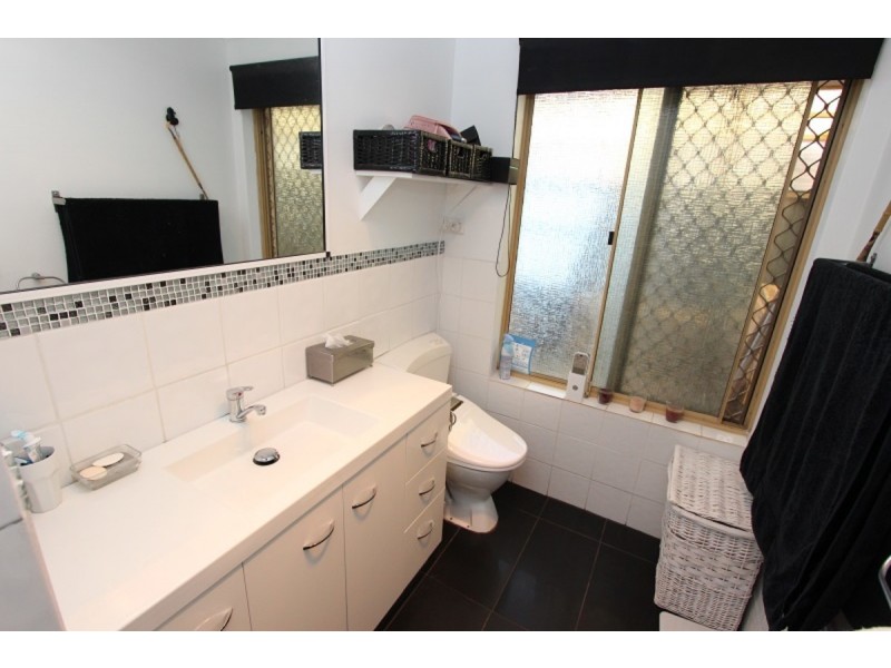 9 Kestrel Close, Halls Head WA 6210