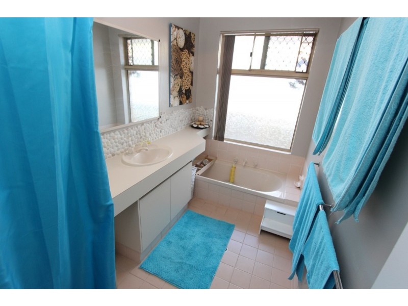 9 Kestrel Close, Halls Head WA 6210