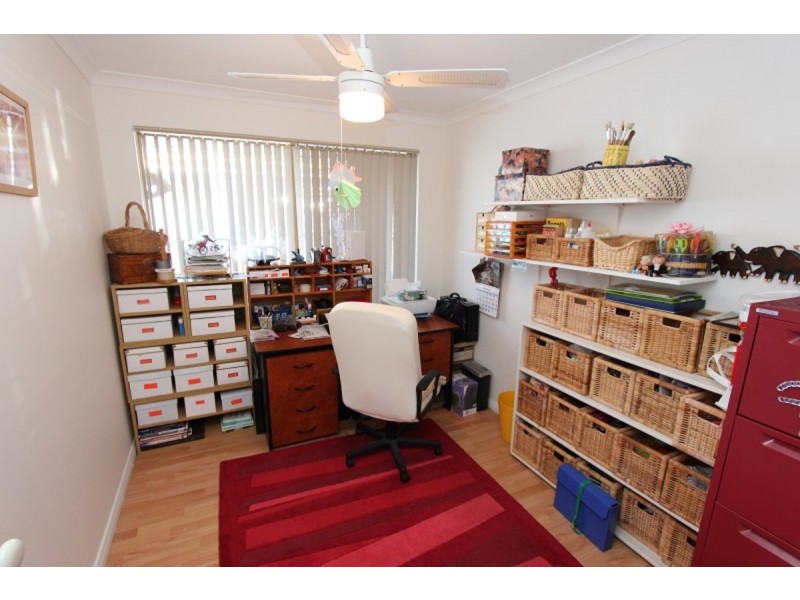 9 Kestrel Close, Halls Head WA 6210