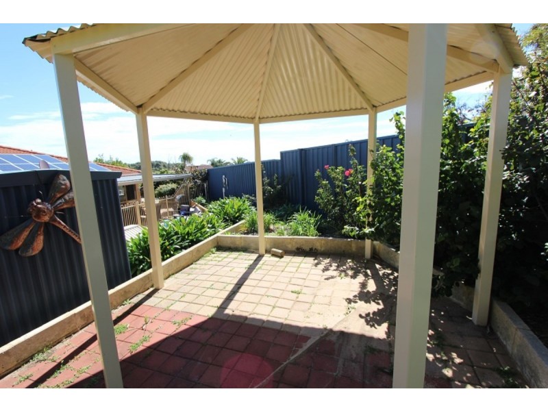 9 Kestrel Close, Halls Head WA 6210