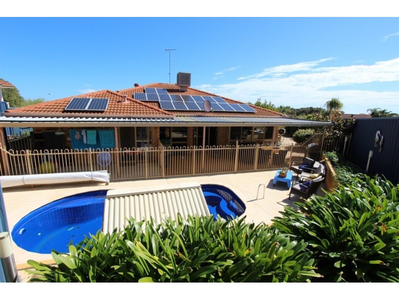 9 Kestrel Close, Halls Head WA 6210