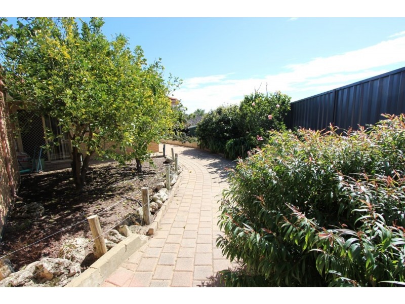 9 Kestrel Close, Halls Head WA 6210