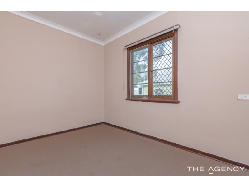 8 Harwood Street, Hilton WA 6163