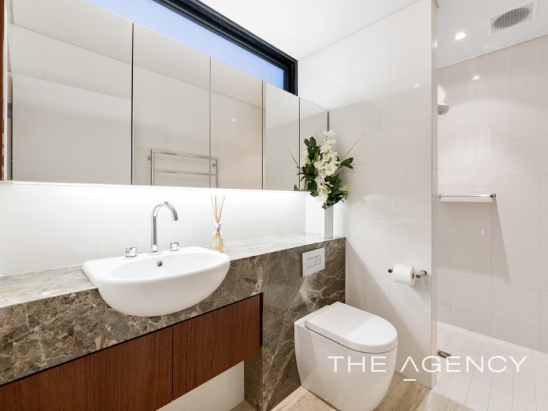 32 Roseberry Avenue, South Perth WA 6151