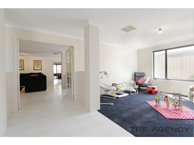 10 Miniata Way, Canning Vale WA 6155