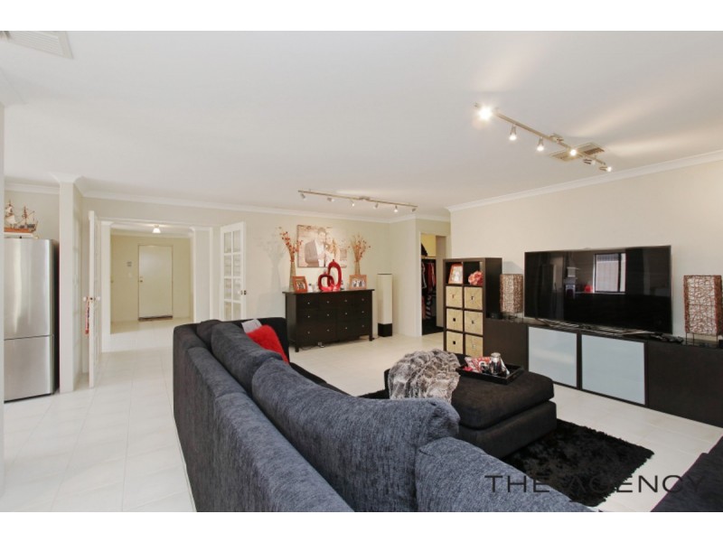 10 Miniata Way, Canning Vale WA 6155