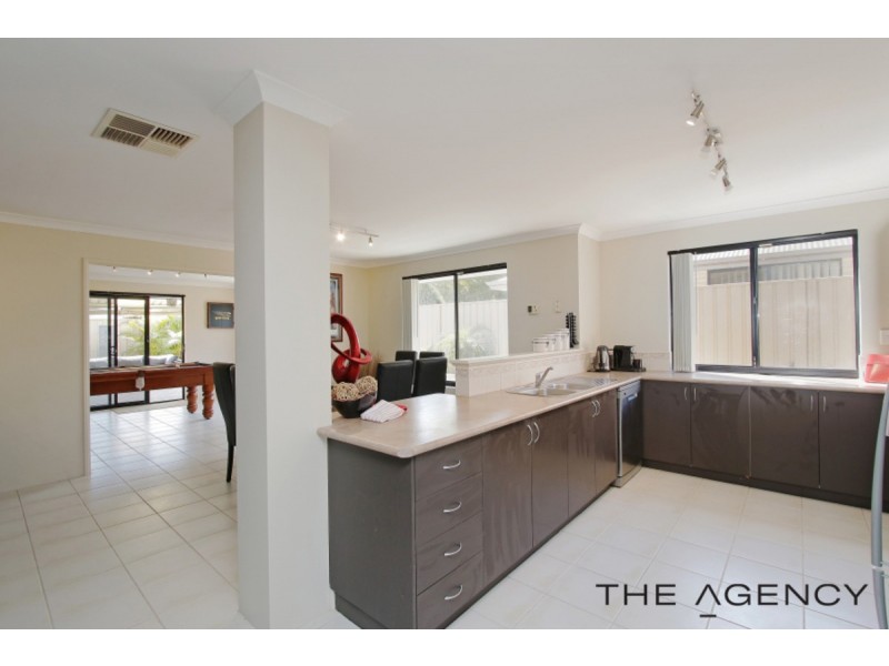 10 Miniata Way, Canning Vale WA 6155