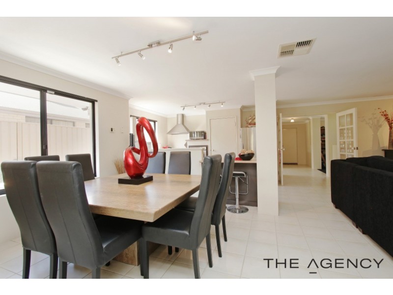 10 Miniata Way, Canning Vale WA 6155