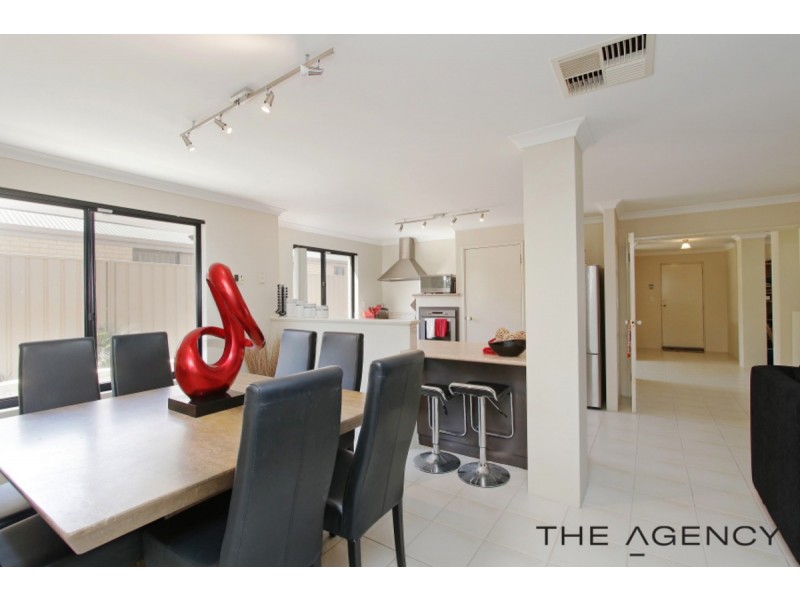 10 Miniata Way, Canning Vale WA 6155