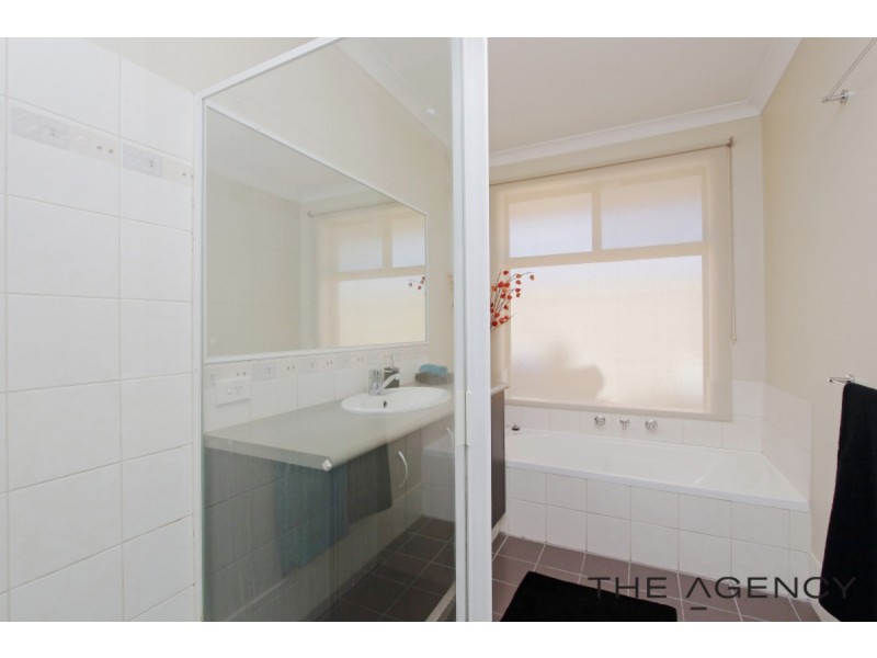 10 Miniata Way, Canning Vale WA 6155