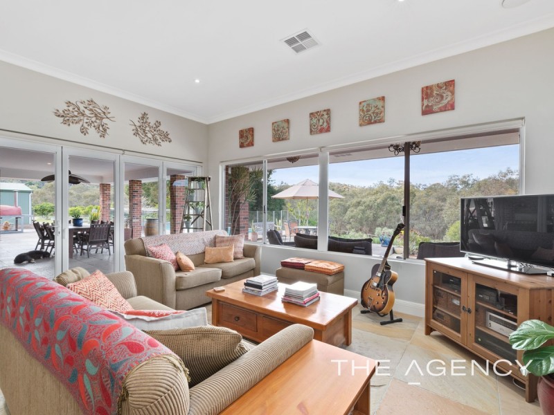 2 Atoifi Gardens, Helena Valley WA 6056