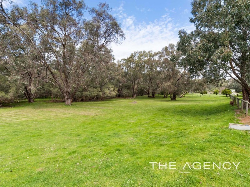 2 Atoifi Gardens, Helena Valley WA 6056