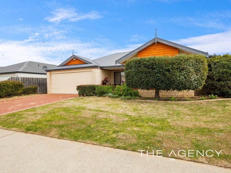 196 Peelwood Parade, Halls Head WA 6210
