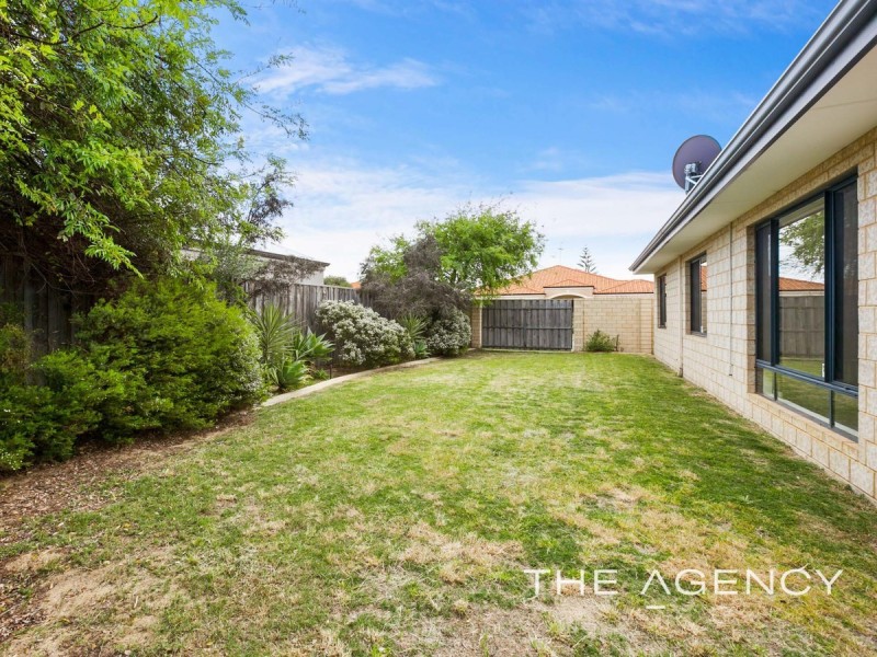 196 Peelwood Parade, Halls Head WA 6210