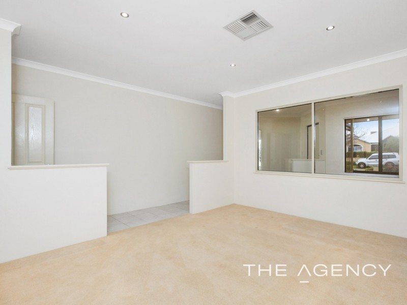 196 Peelwood Parade, Halls Head WA 6210