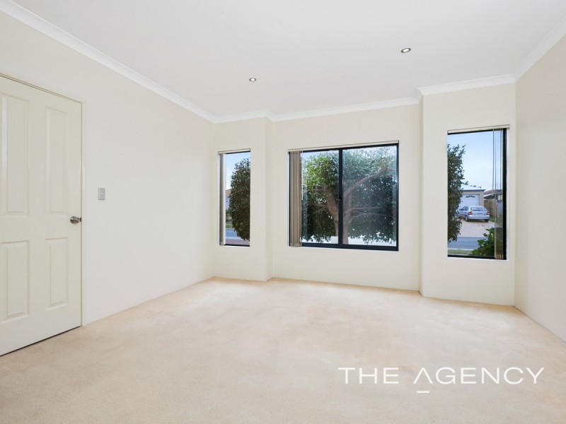 196 Peelwood Parade, Halls Head WA 6210