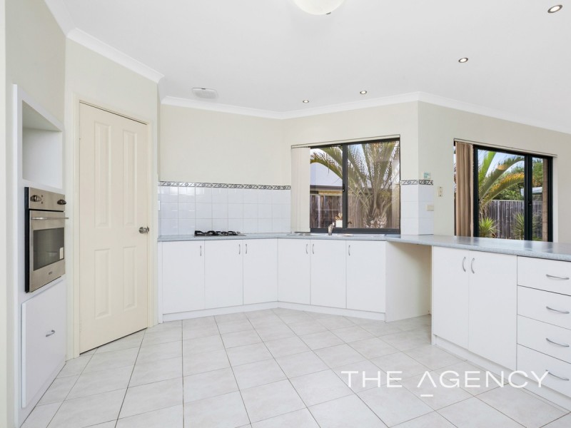 196 Peelwood Parade, Halls Head WA 6210