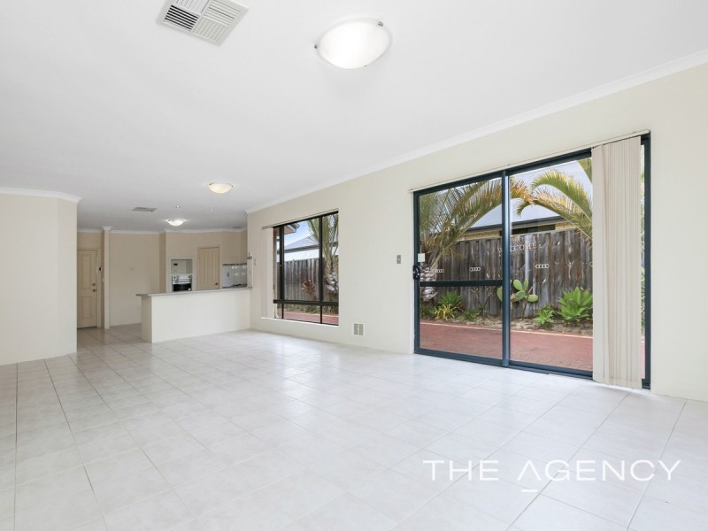 196 Peelwood Parade, Halls Head WA 6210