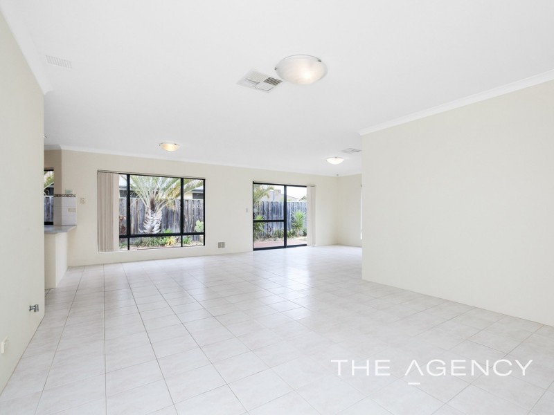 196 Peelwood Parade, Halls Head WA 6210