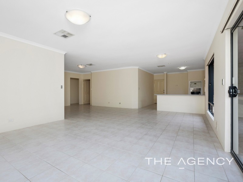 196 Peelwood Parade, Halls Head WA 6210