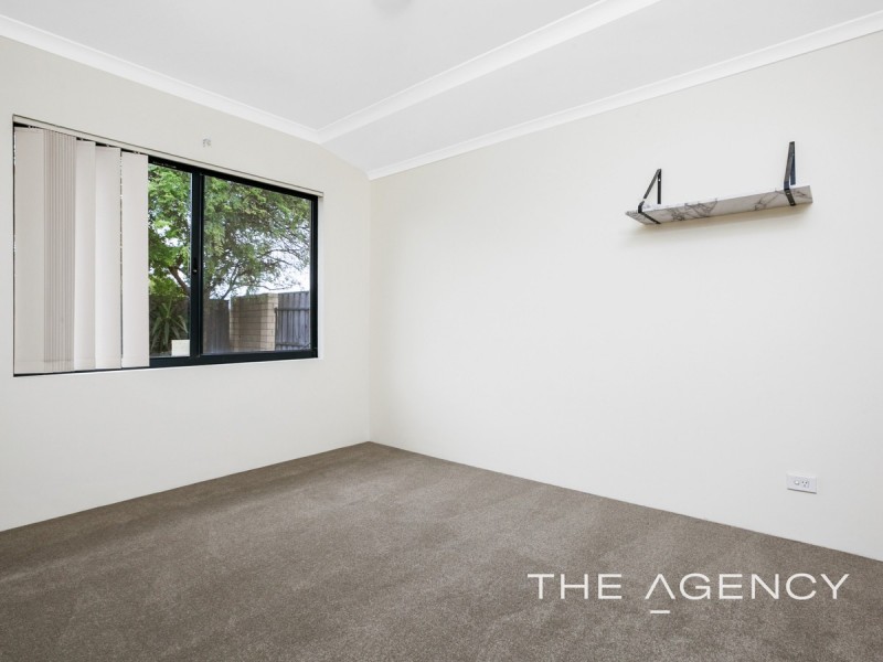 196 Peelwood Parade, Halls Head WA 6210