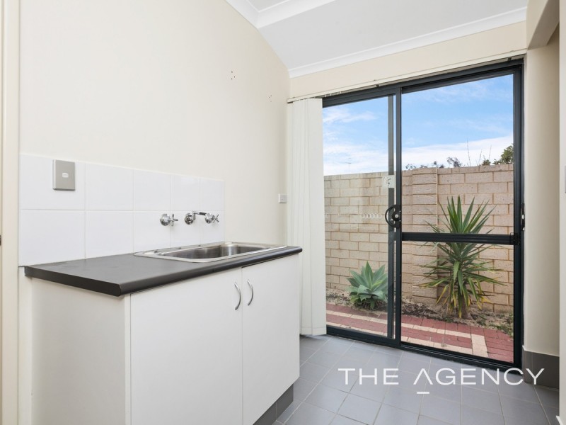 196 Peelwood Parade, Halls Head WA 6210