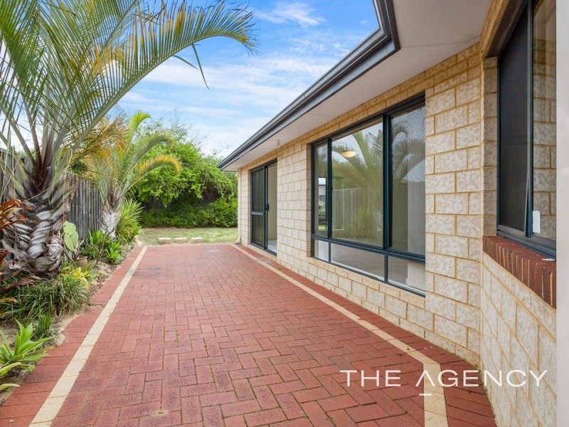 196 Peelwood Parade, Halls Head WA 6210