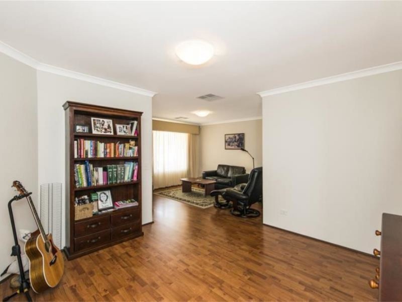 17 Ambergate Close, Canning Vale WA 6155