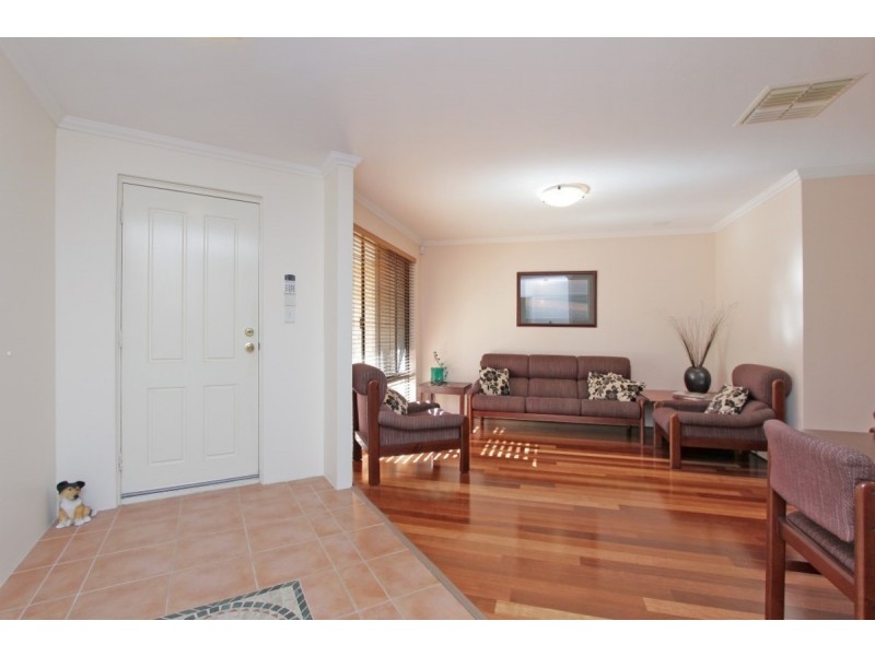 34 St Andrews Crescent, Canning Vale WA 6155