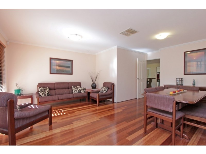 34 St Andrews Crescent, Canning Vale WA 6155