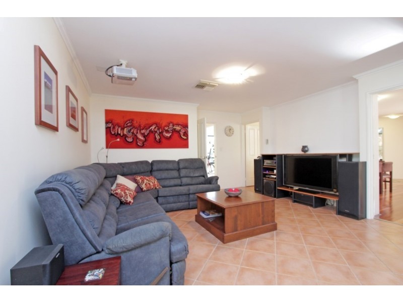 34 St Andrews Crescent, Canning Vale WA 6155