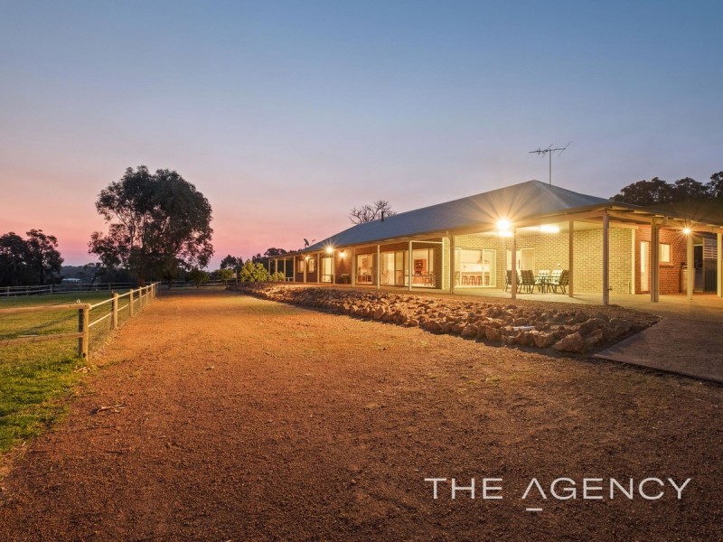21 Strawberry Hill Drive, Gidgegannup WA 6083