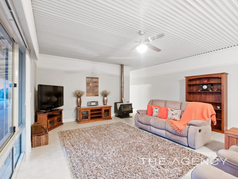 21 Strawberry Hill Drive, Gidgegannup WA 6083