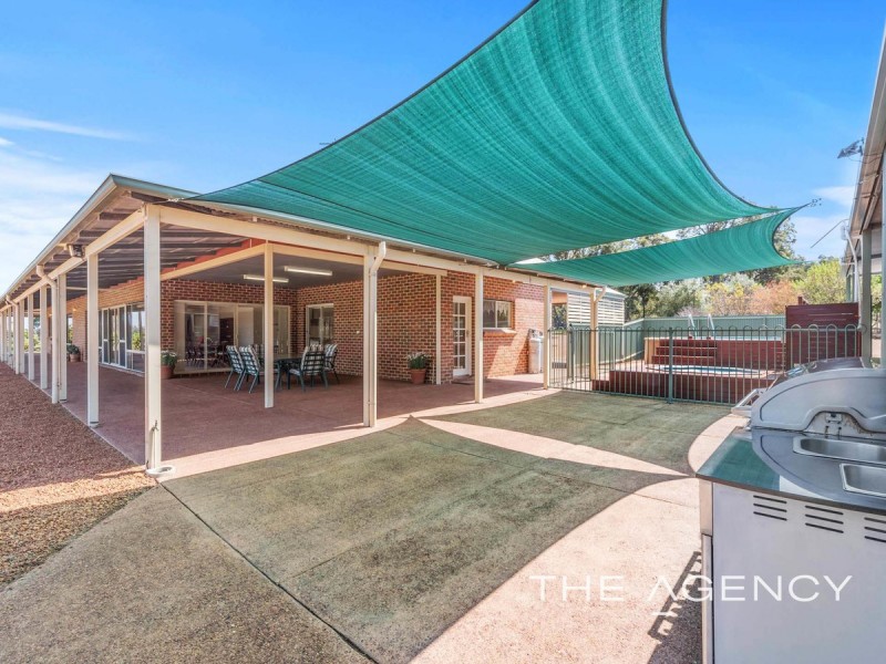 21 Strawberry Hill Drive, Gidgegannup WA 6083