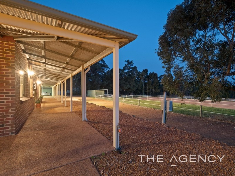 21 Strawberry Hill Drive, Gidgegannup WA 6083
