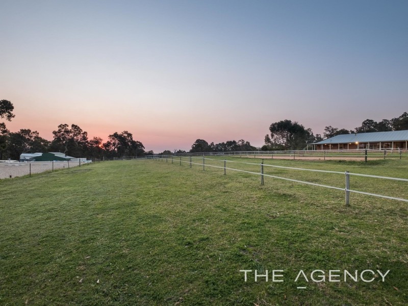 21 Strawberry Hill Drive, Gidgegannup WA 6083