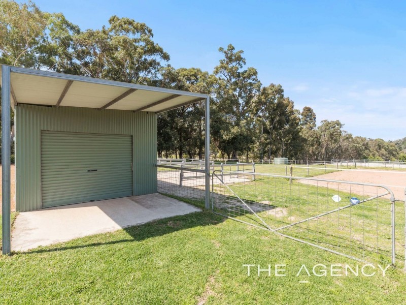 21 Strawberry Hill Drive, Gidgegannup WA 6083