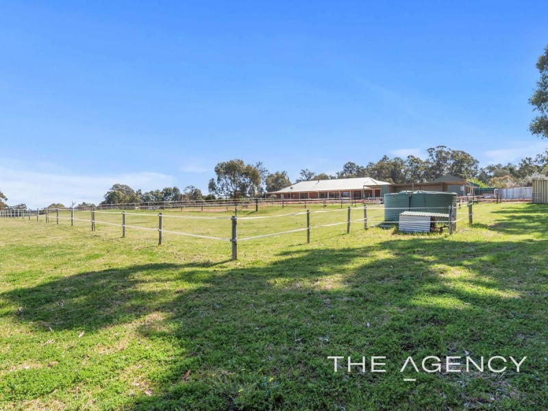 21 Strawberry Hill Drive, Gidgegannup WA 6083
