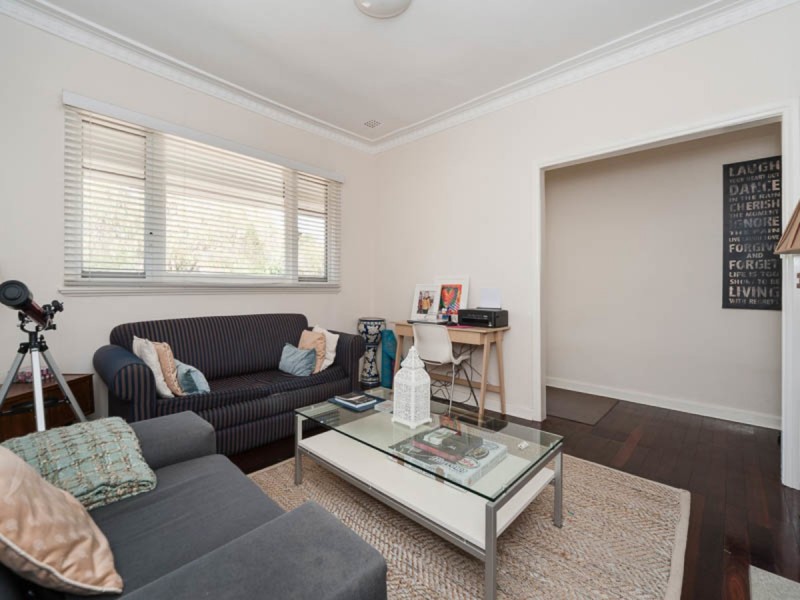 6 Montreal Road, Woodbridge WA 6056